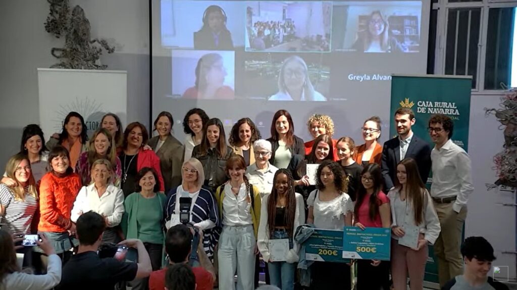 Fotografia de mujeres ganadoras del reconocimiento Innovactoras 2025